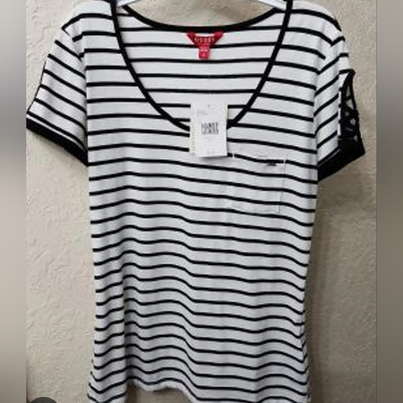 Guess Tops - Guess Tee Size L